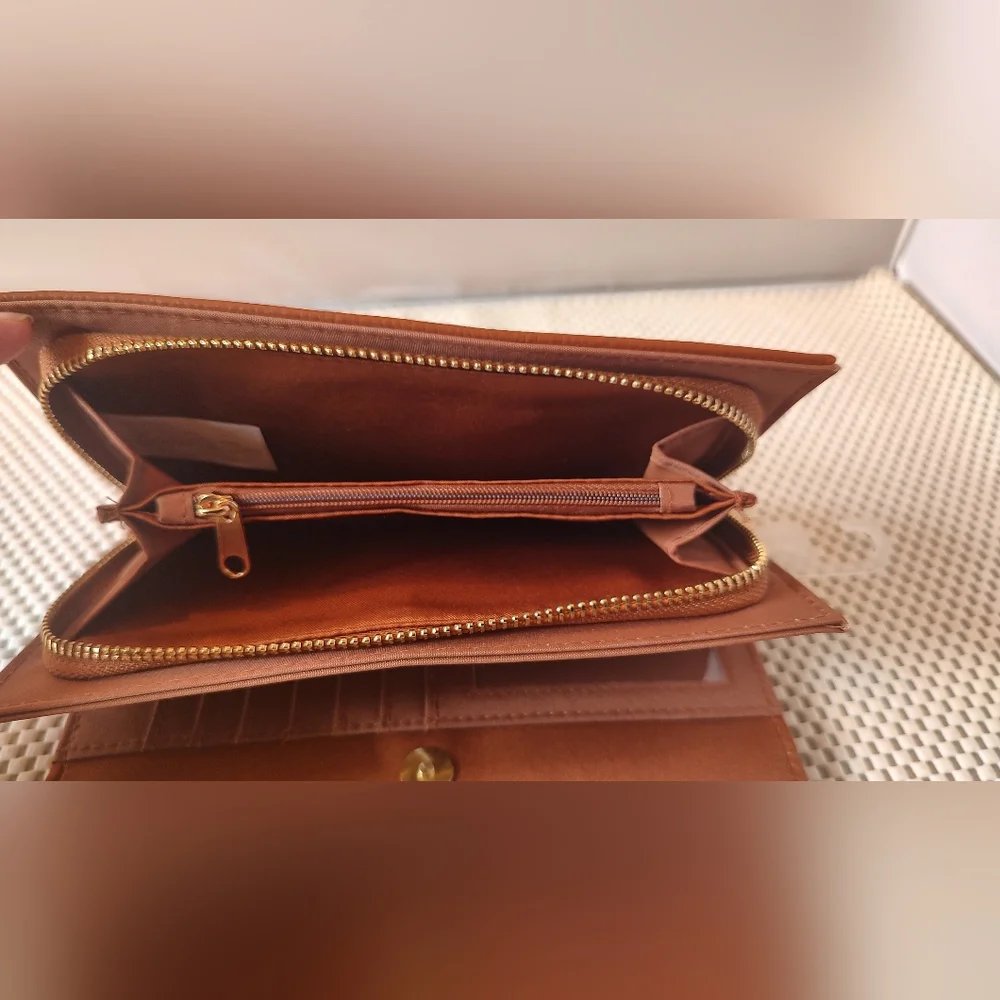 Time and Tru Women's Cora Bifold Wallet Cognac NWT